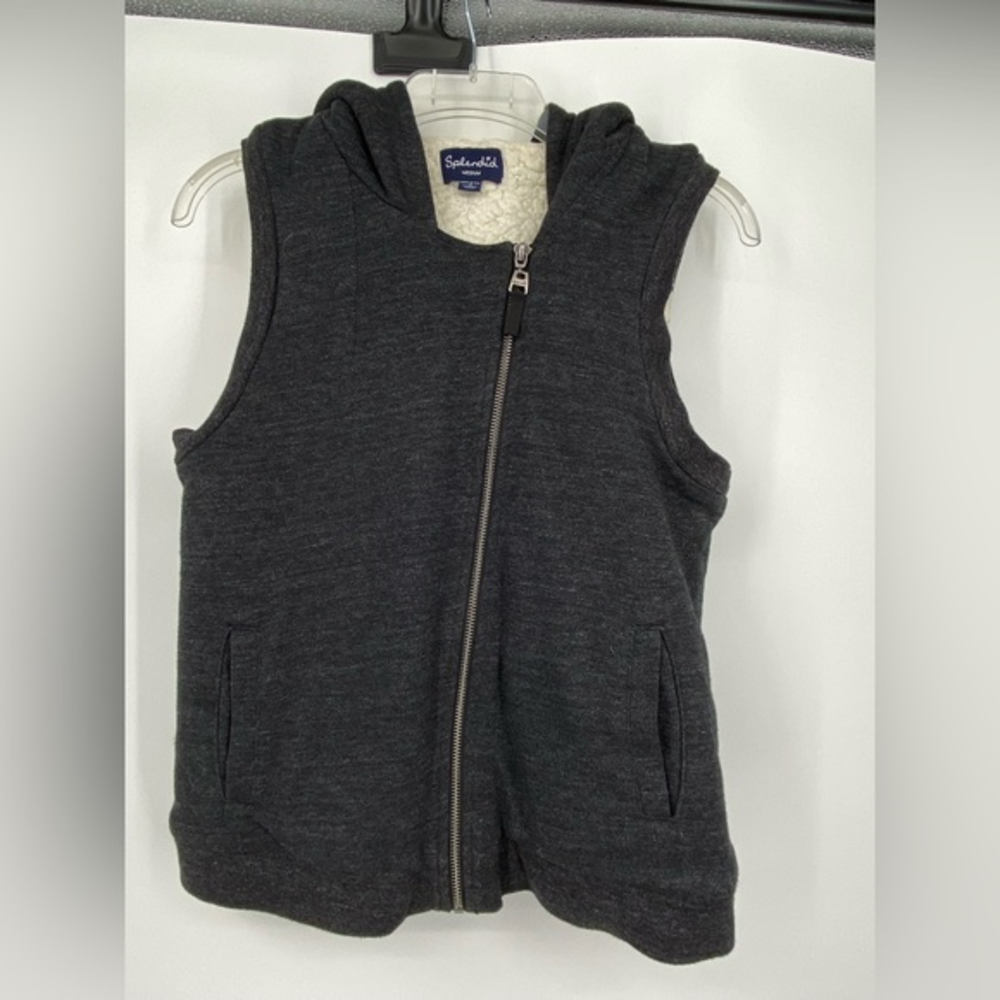 Splendid zipper and hooded vest, lined with faux Sherpa,‎ Size Medium